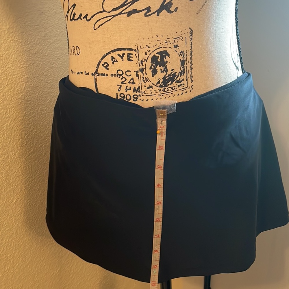 NWT-Island Waves tanki. Tie back top & skirt bottoms. Black & white. SZ 12 - Picture 14 of 14